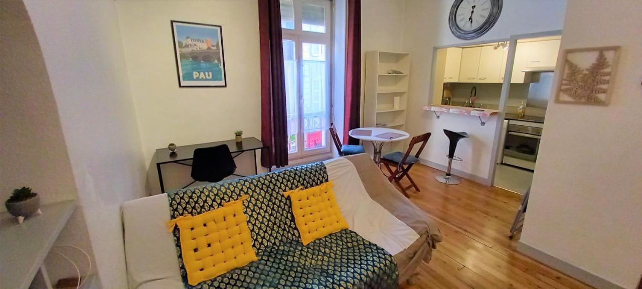 Le Gambetta T2 Cosy Hypercentre Wifi Fibre Avec Parking Apartment Pau Bagian luar foto