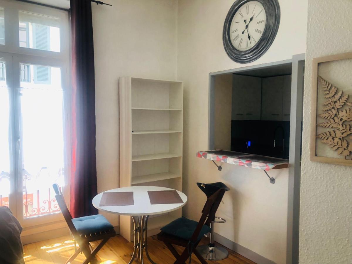 Le Gambetta T2 Cosy Hypercentre Wifi Fibre Avec Parking Apartment Pau Bagian luar foto