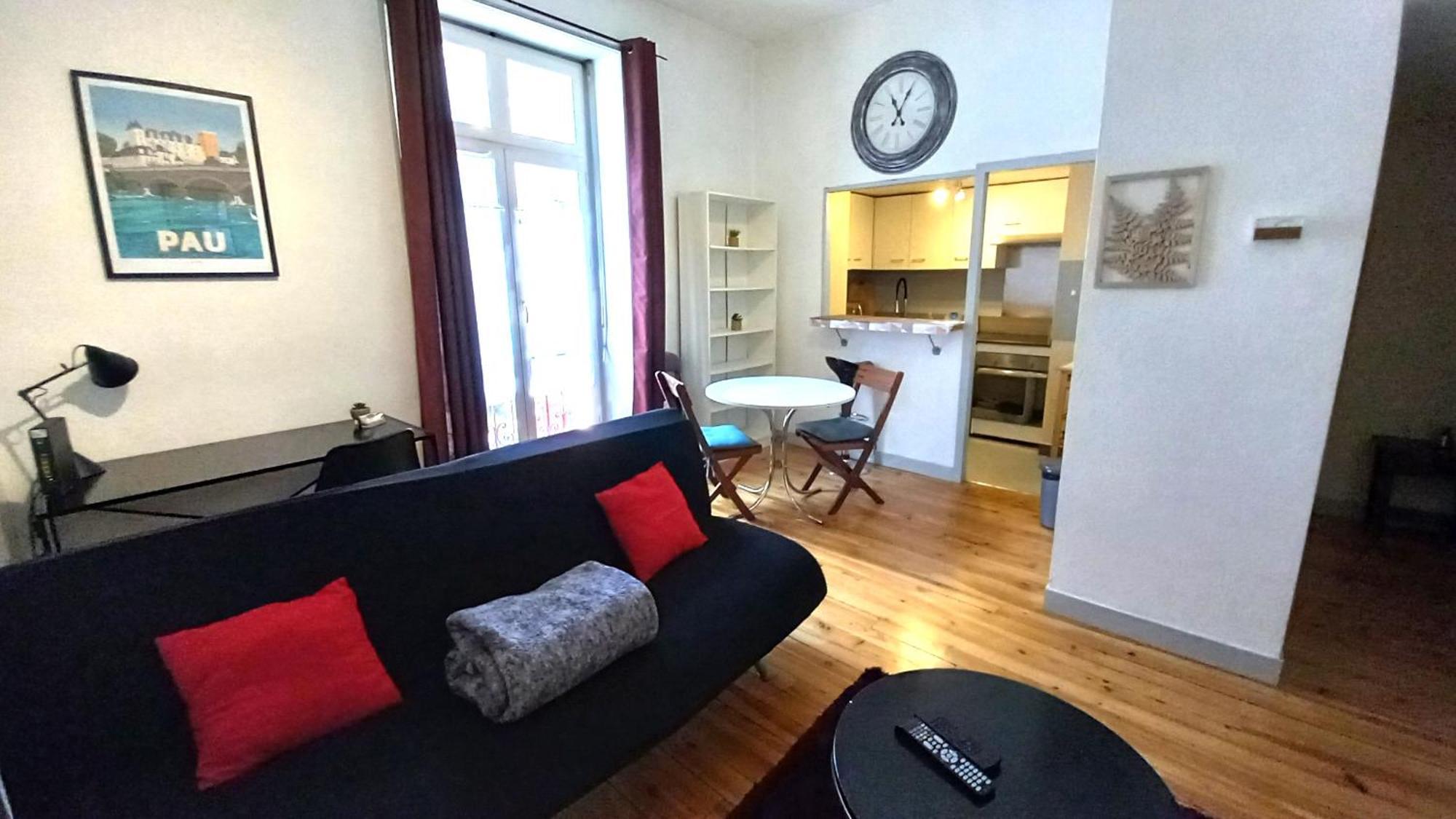 Le Gambetta T2 Cosy Hypercentre Wifi Fibre Avec Parking Apartment Pau Bagian luar foto